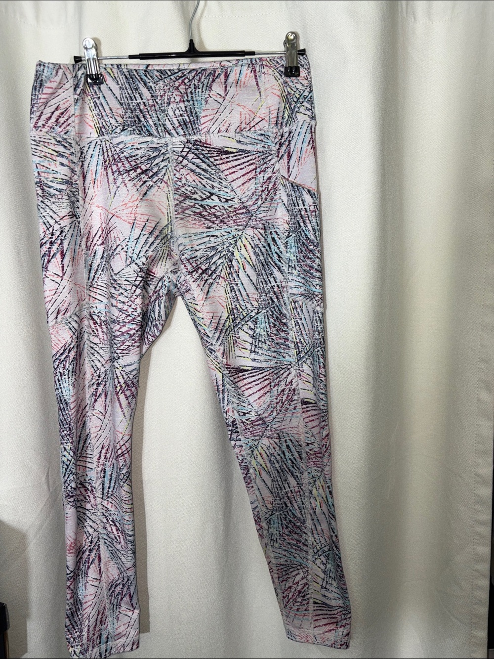 Pro Player Pink Multi Palm-Print Active Leggings